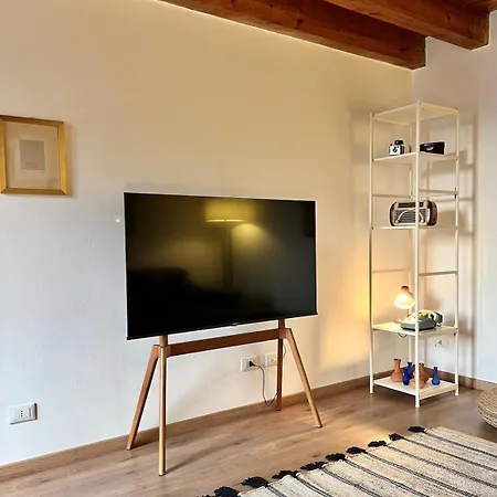 Apartment Casa Il Nido Bright Rooftop Nest Lecco
